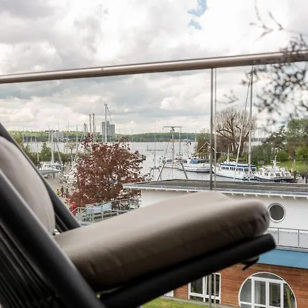 4hafenzeiten - Nie 11 Hamburg * Timmendorfer Strand
